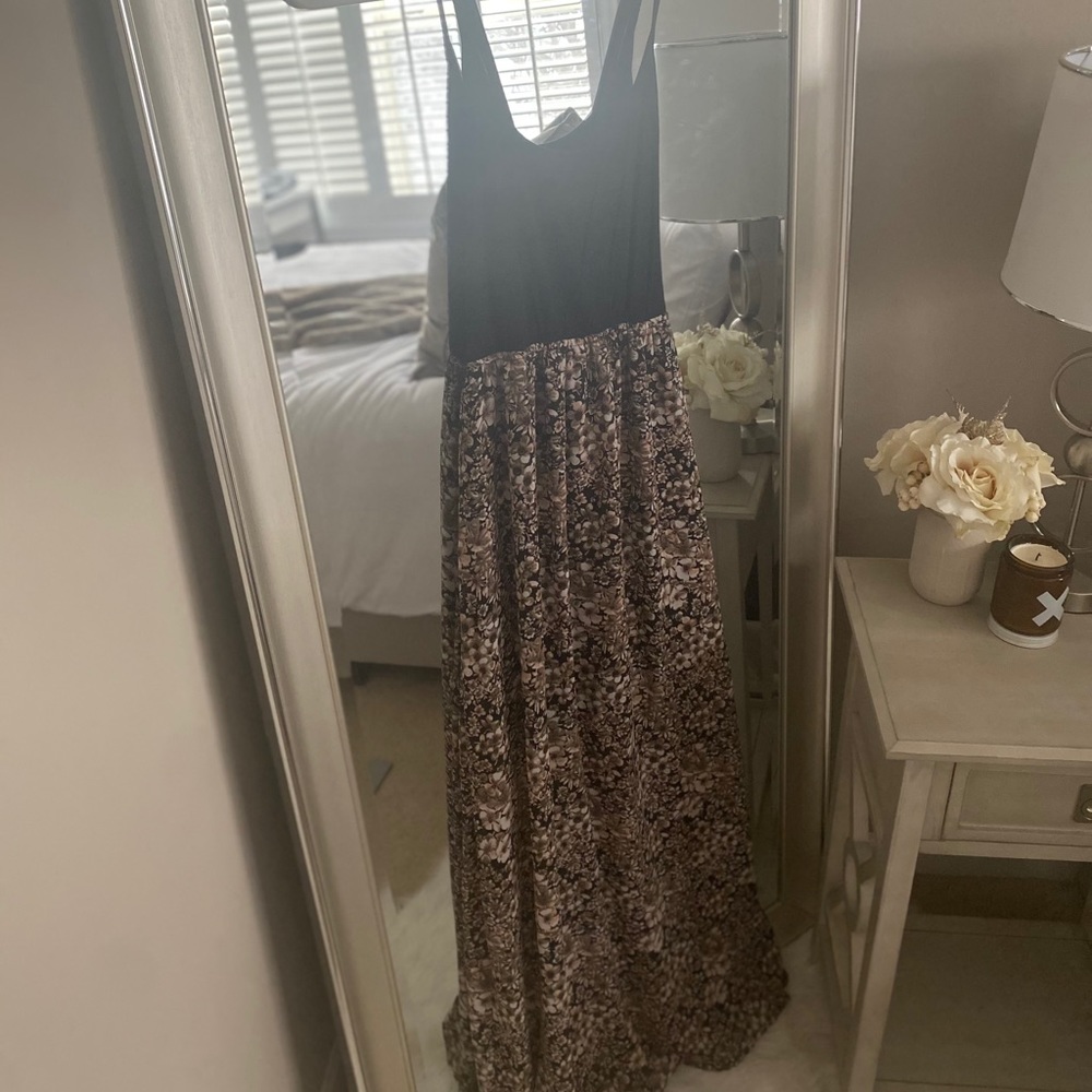 Maxi floral dress with slit